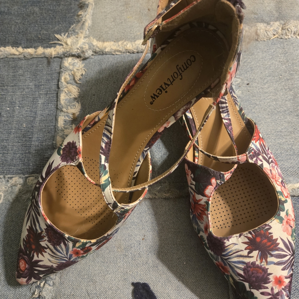 Comfortview Women's Floral Print Shoes